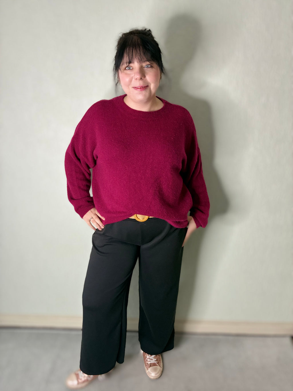 Weite Hose mit Flechtgürtel