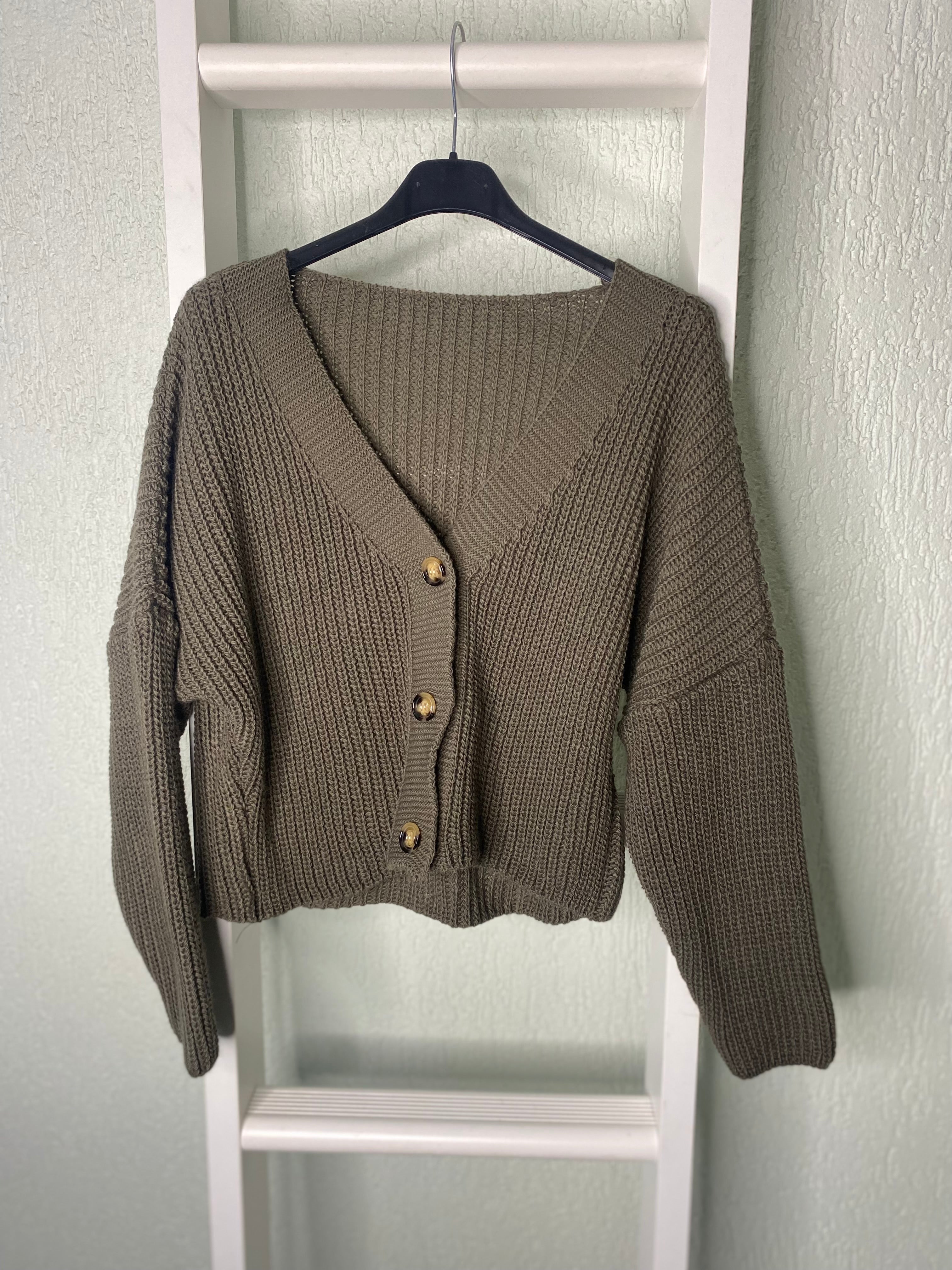 Cropped Strickjacke mit Knöpfen