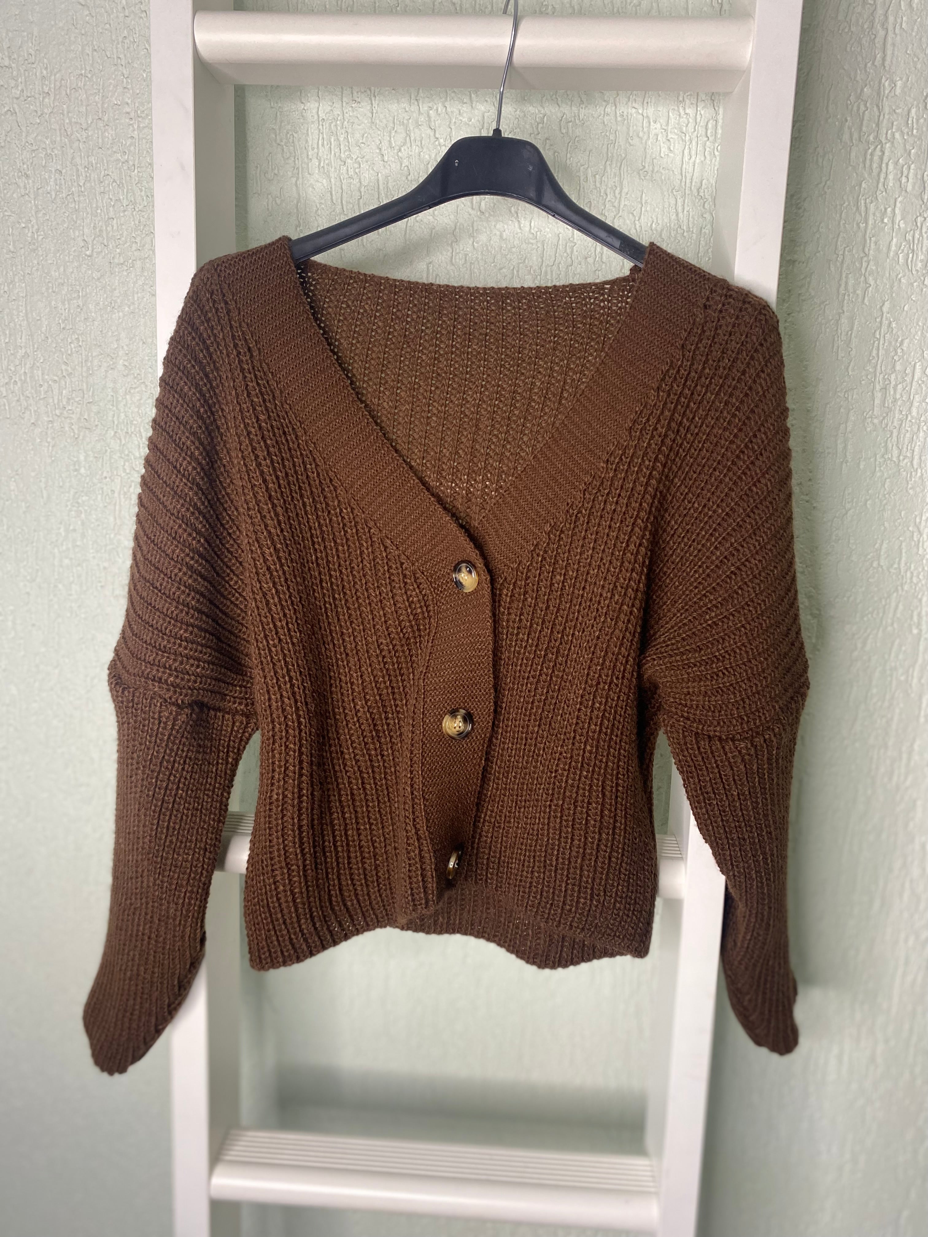 Cropped Strickjacke mit Knöpfen