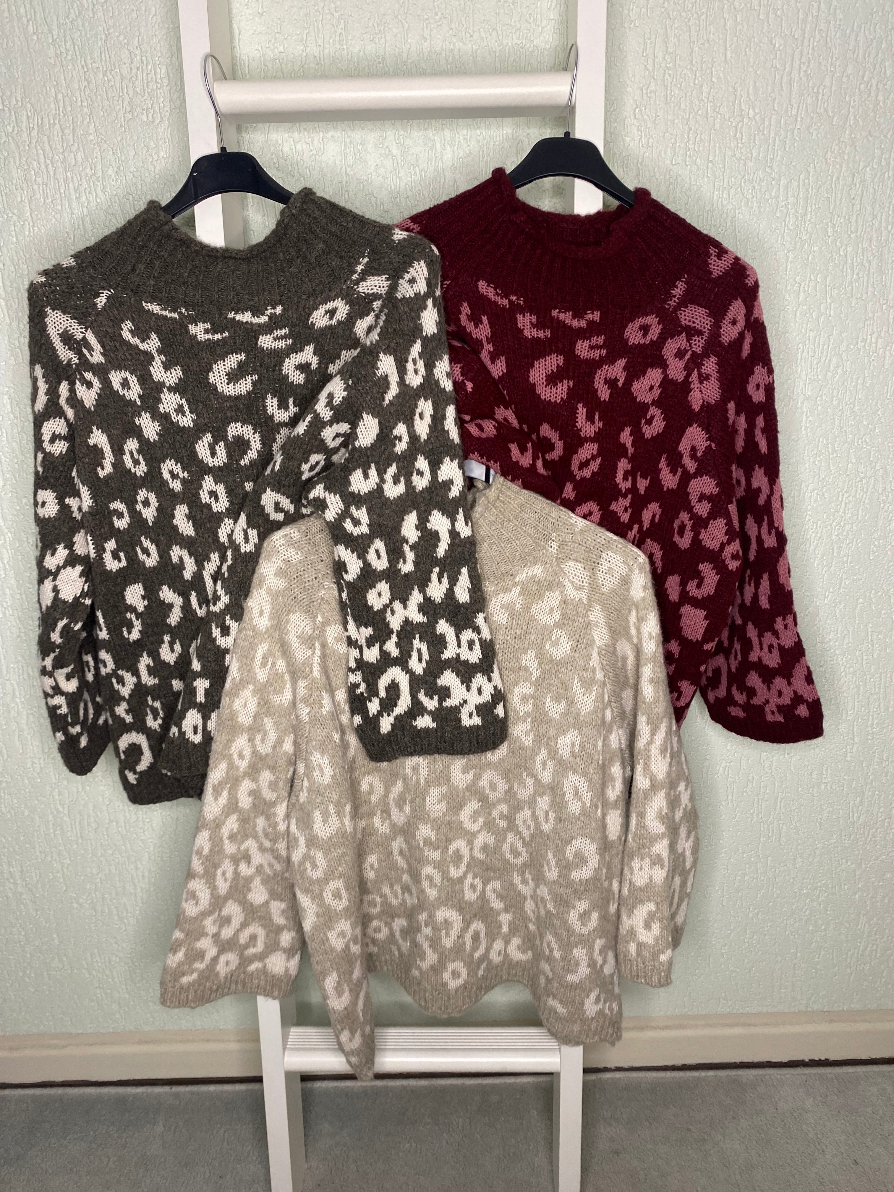 Strickpullover mit Leo-Muster