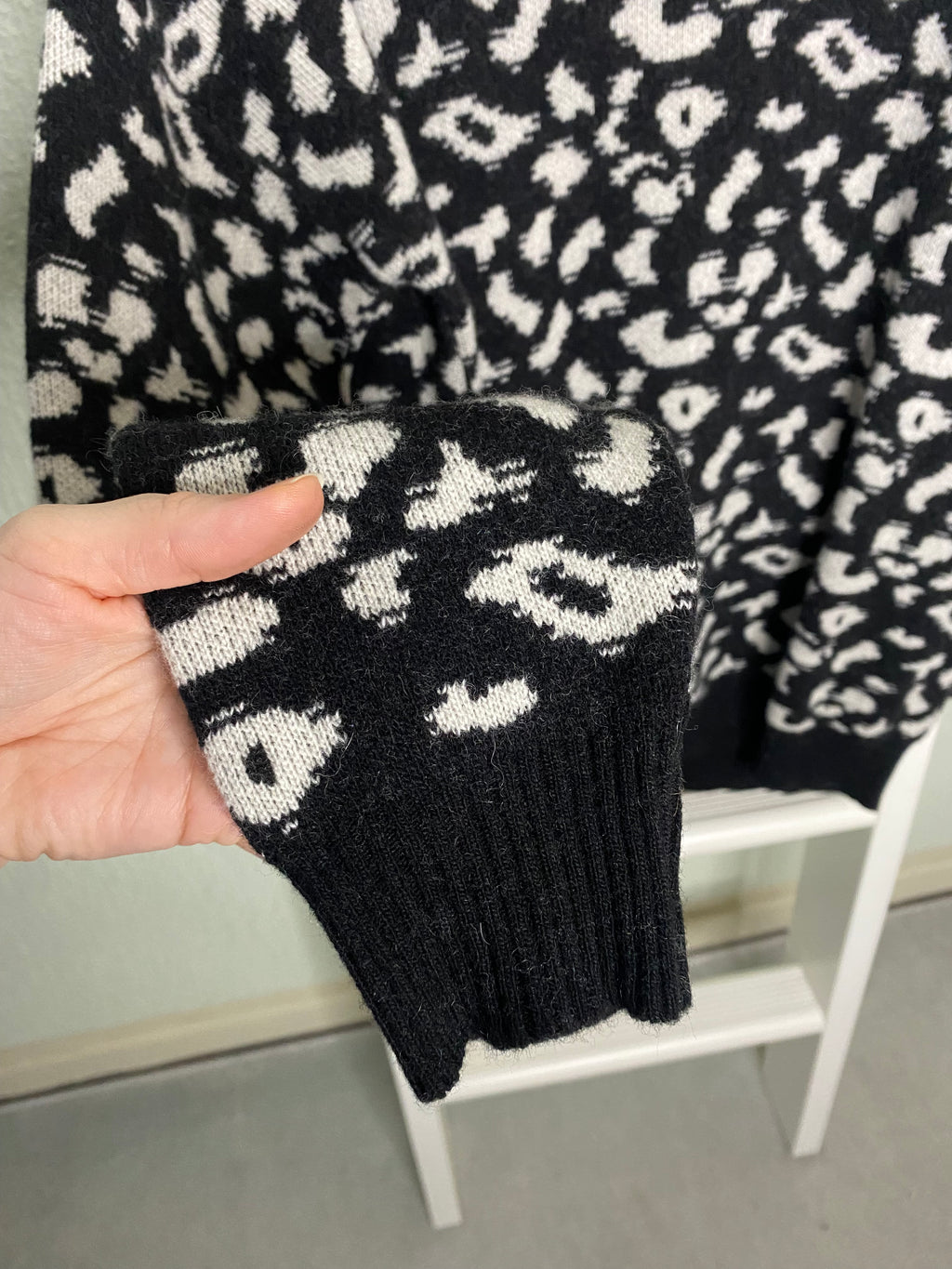 Feiner Strickpullover mit Animal-Muster