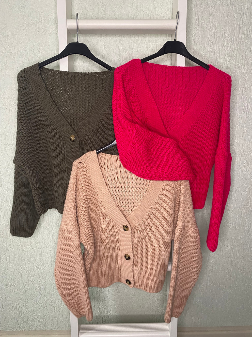 Cropped Strickjacke mit Knöpfen