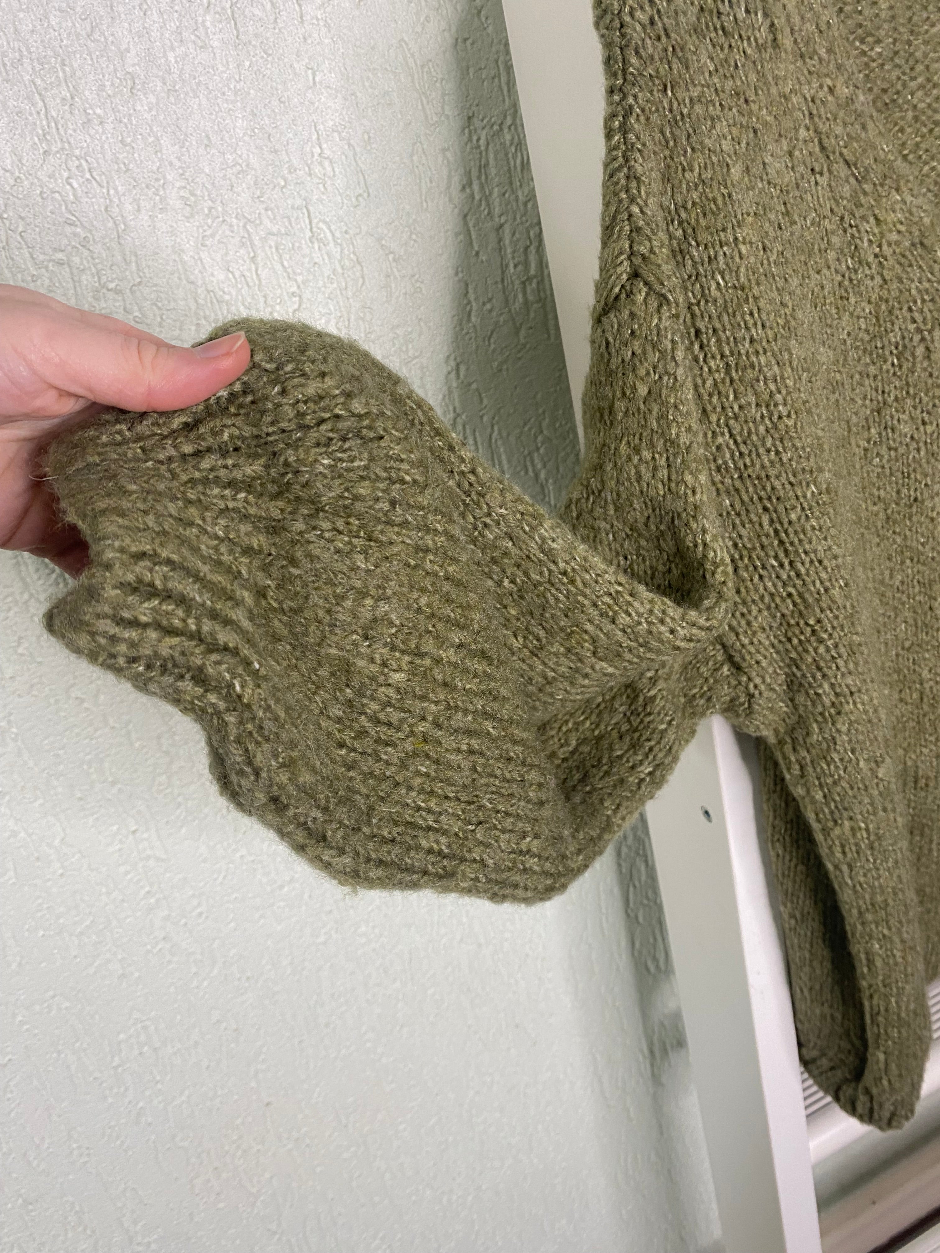 Strickjacke mit Schleifenverschluss