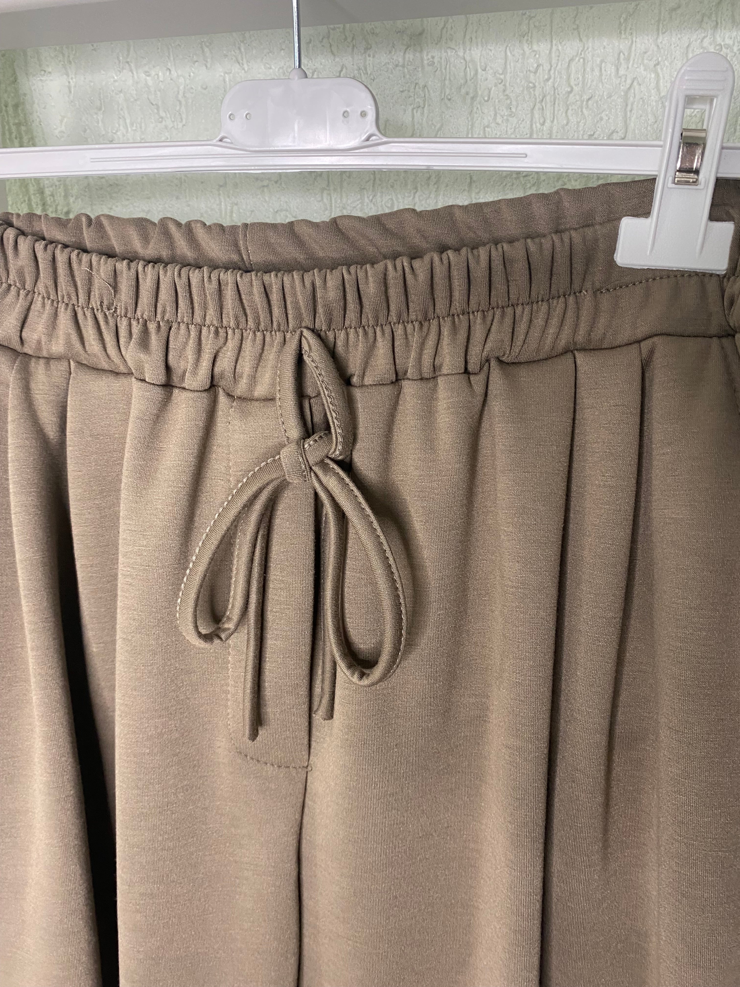 Jerseyhose mit extralangem Bündchen & Taschen