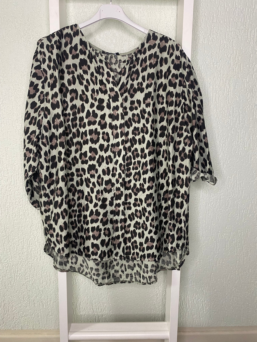 Bluse mit Animalprint – lockerer Schnitt