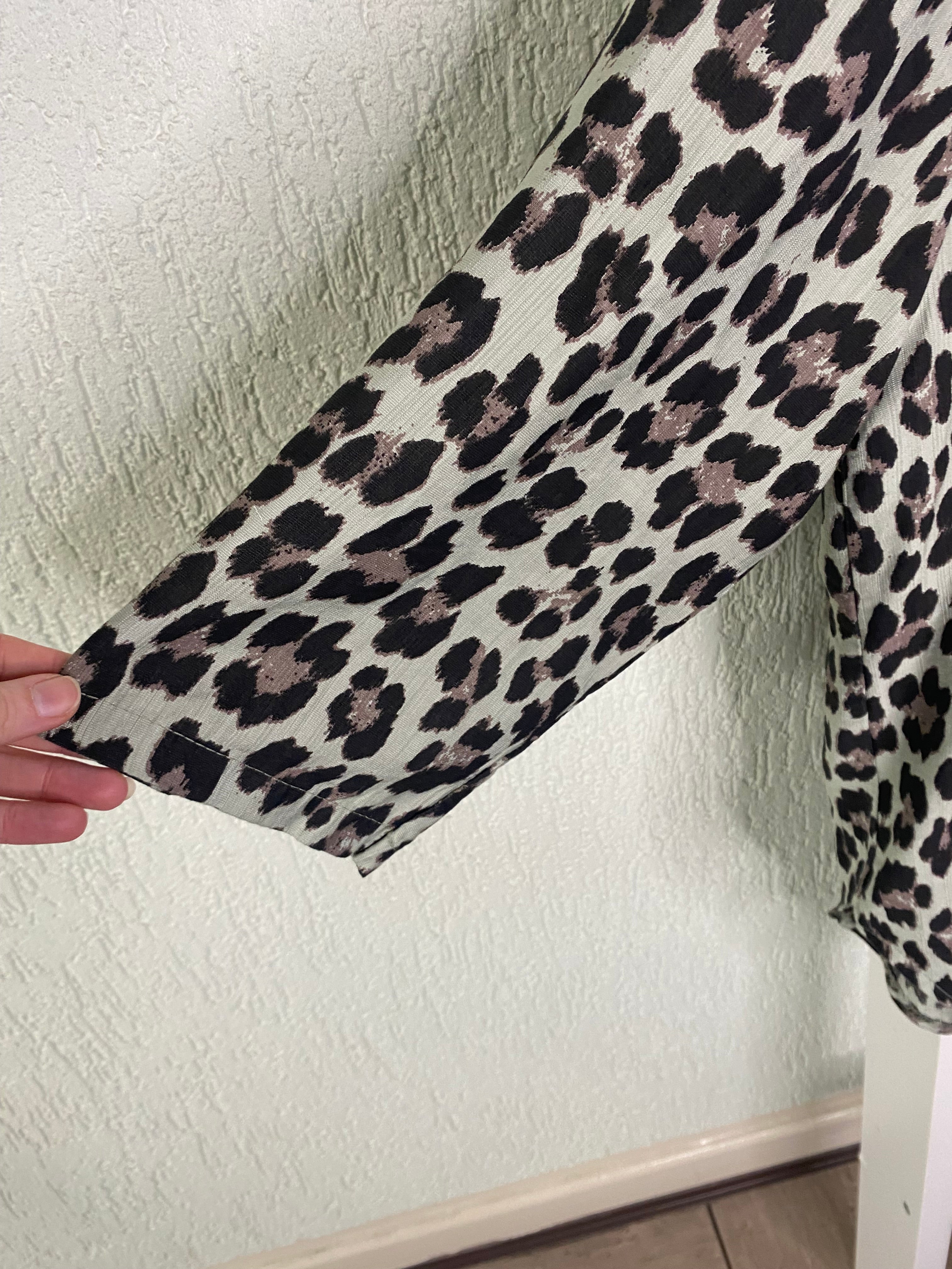 Bluse mit Animalprint – lockerer Schnitt