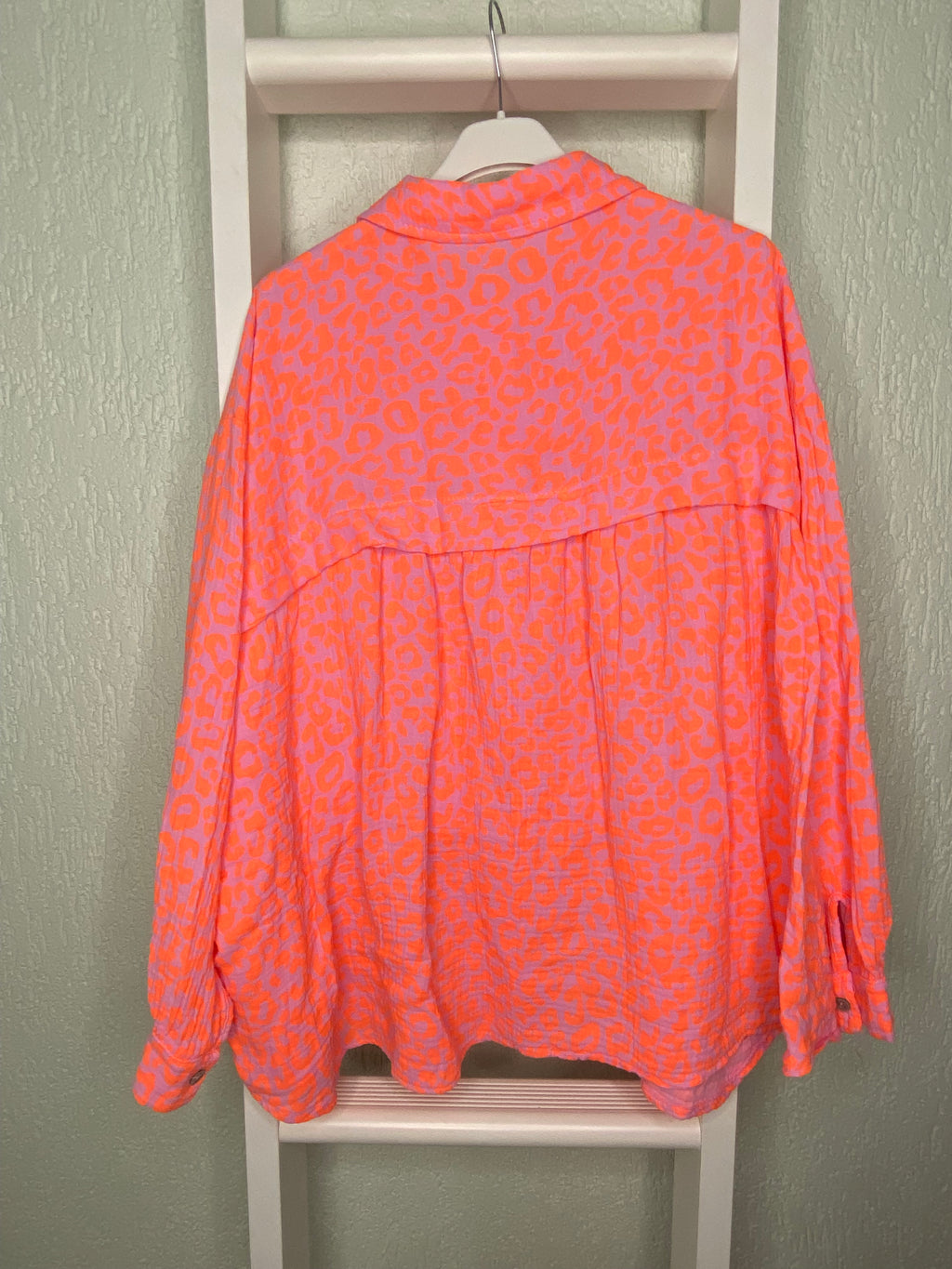 Leo-Bluse aus Musselin