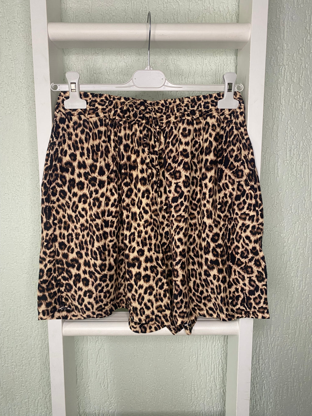 Leo Shorts