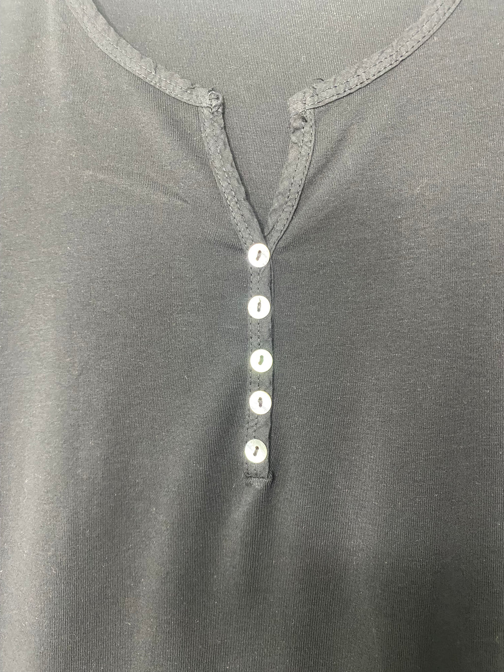 Basic T-Shirt Damen mit Knopfleiste